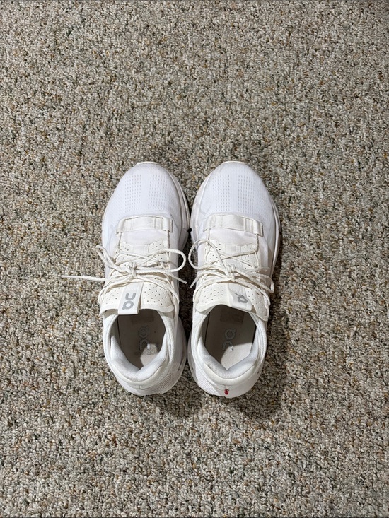 On Running Shoes - White women’s ON CLOUD shoes